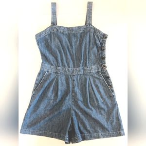 NWT. Gap cotton apron romper w adjustable straps. Size 12.